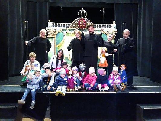 Grafika #2: Wycieczka przedszkolaków do Teatru Tęcza w Słupsku