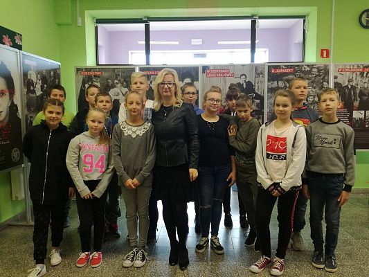 Grafika #1: Wystawa o Danucie Siedzikównej-Ince.