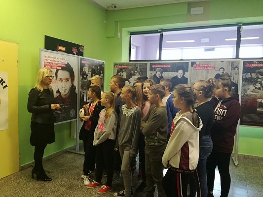 Grafika #4: Wystawa o Danucie Siedzikównej-Ince.