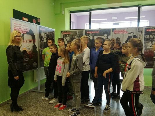 Grafika #5: Wystawa o Danucie Siedzikównej-Ince.