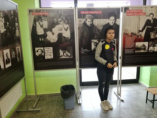 Grafika #7: Wystawa o Danucie Siedzikównej-Ince.