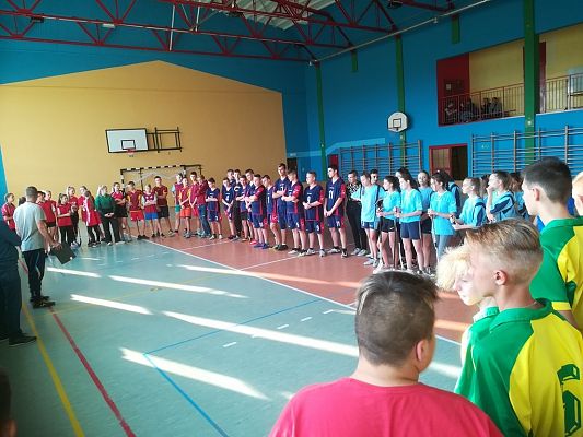 Grafika #2: Zawody w unihokeju dziewcząt i chłopców