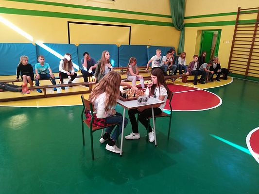 Grafika #4: Zawody w szachach