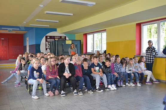 Grafika #4: SPOTKANIE Z POLICJANTAMI Z KOMENDY POWIATOWEJ POLICJI W LĘBORKU