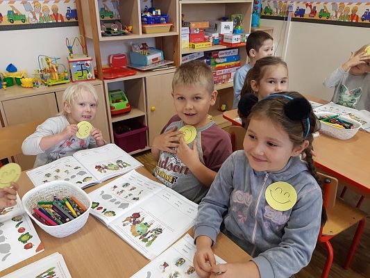 Grafika #3: Światowy Dzień Uśmiechu