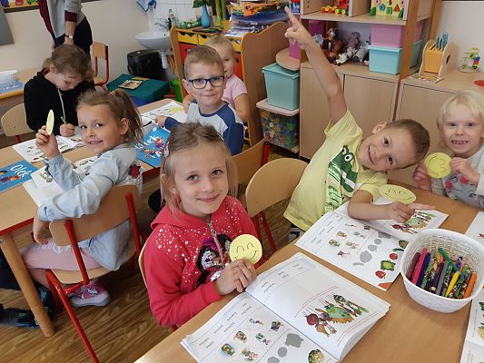 Grafika #4: Światowy Dzień Uśmiechu