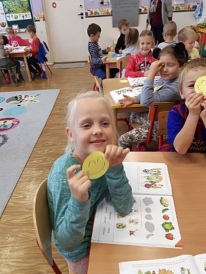 Grafika #2: Światowy Dzień Uśmiechu