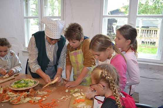 Grafika #0: NIEZAPOMNIANA WIZYTA W KLUKACH