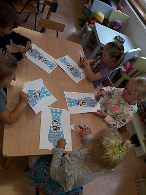 Grafika #1: Kolorowy Dzień Chłopaka u Minionków