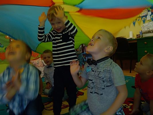 Grafika #5: Kolorowy Dzień Chłopaka u Minionków