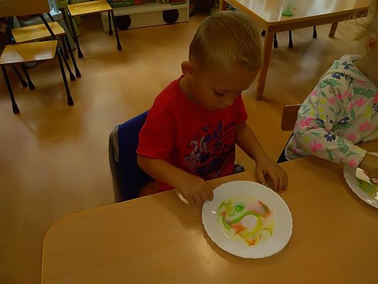 Grafika #13: Kolorowy Dzień Chłopaka u Minionków