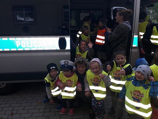 Grafika #6: WIZYTA NA KOMISARIACIE