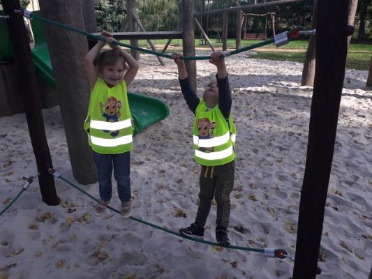 Grafika #18: PIERWSZA WSPÓLNA WYCIECZKA MINIONKÓW