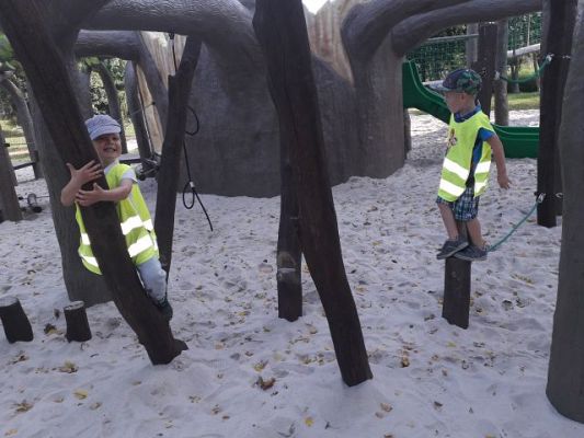 Grafika #19: PIERWSZA WSPÓLNA WYCIECZKA MINIONKÓW