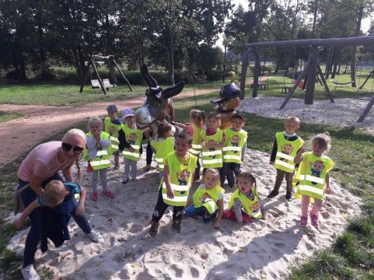 Grafika #20: PIERWSZA WSPÓLNA WYCIECZKA MINIONKÓW