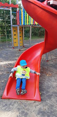 Grafika #4: Przedszkolaki szukają jesieni