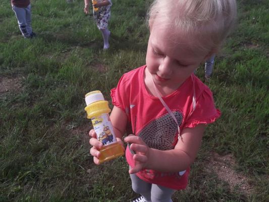 Grafika #8: BAŃKOWY DZIEŃ PRZEDSZKOLAKA u Minionków