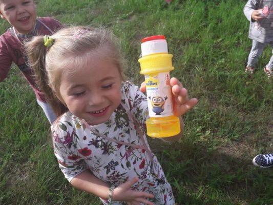 Grafika #9: BAŃKOWY DZIEŃ PRZEDSZKOLAKA u Minionków