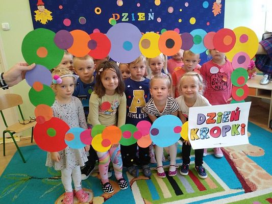 Grafika #6: Międzynarodowy Dzień Kropki