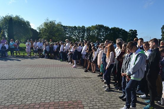 Grafika #15: Uroczyste rozpoczęcie roku szkolnego 2018/2019