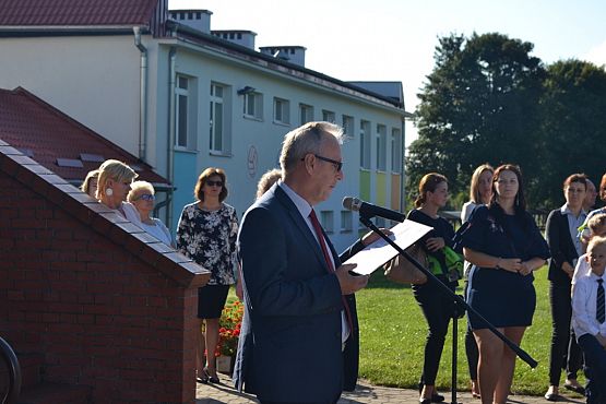 Grafika #22: Uroczyste rozpoczęcie roku szkolnego 2018/2019