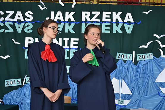 Grafika #2: Pożegnanie uczniów klas trzecich gimnazjalnych.