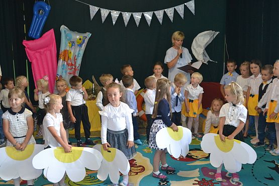 Grafika #0: Zakończenie roku przedszkolnego grup Pszczółki i Smerfy