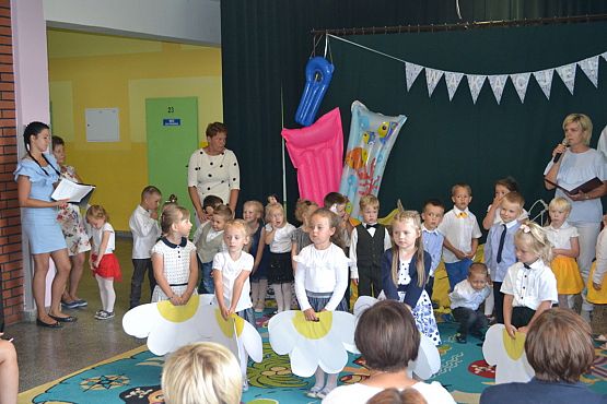 Grafika #1: Zakończenie roku przedszkolnego grup Pszczółki i Smerfy