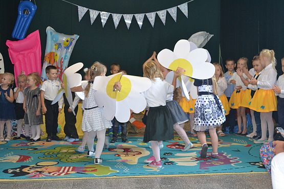 Grafika #3: Zakończenie roku przedszkolnego grup Pszczółki i Smerfy