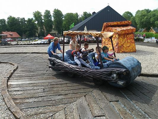 Grafika #19: Wycieczka do Parku Ewolucji w Sławutówku