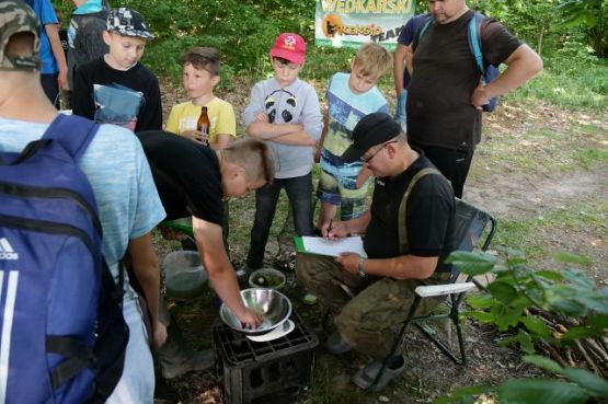 Grafika #3: Jak czerwiec, to muszą być zawody wędkarskie.