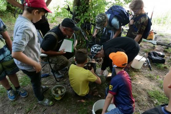 Grafika #4: Jak czerwiec, to muszą być zawody wędkarskie.