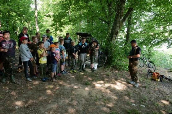 Grafika #6: Jak czerwiec, to muszą być zawody wędkarskie.