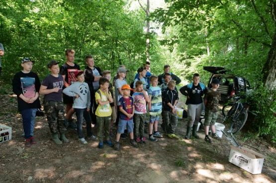 Grafika #7: Jak czerwiec, to muszą być zawody wędkarskie.