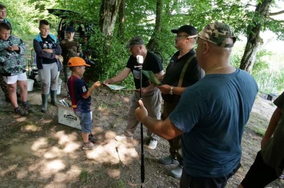 Grafika #10: Jak czerwiec, to muszą być zawody wędkarskie.