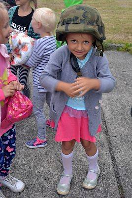 Grafika #1: Spotkanie z żołnierzami