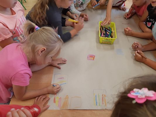 Grafika #1: Dzień kolorowy w przedszkolu