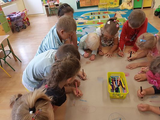 Grafika #6: Dzień kolorowy w przedszkolu