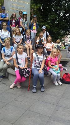 Grafika #1: Nagrodowa wycieczka do Torunia dla uczniów osiągających bardzo dobre wyniki w nauce i zachowaniu.