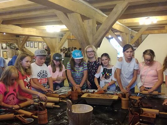 Grafika #23: Nagrodowa wycieczka do Torunia dla uczniów osiągających bardzo dobre wyniki w nauce i zachowaniu.