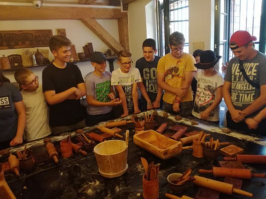 Grafika #28: Nagrodowa wycieczka do Torunia dla uczniów osiągających bardzo dobre wyniki w nauce i zachowaniu.