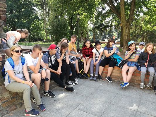 Grafika #40: Nagrodowa wycieczka do Torunia dla uczniów osiągających bardzo dobre wyniki w nauce i zachowaniu.