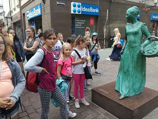 Grafika #43: Nagrodowa wycieczka do Torunia dla uczniów osiągających bardzo dobre wyniki w nauce i zachowaniu.