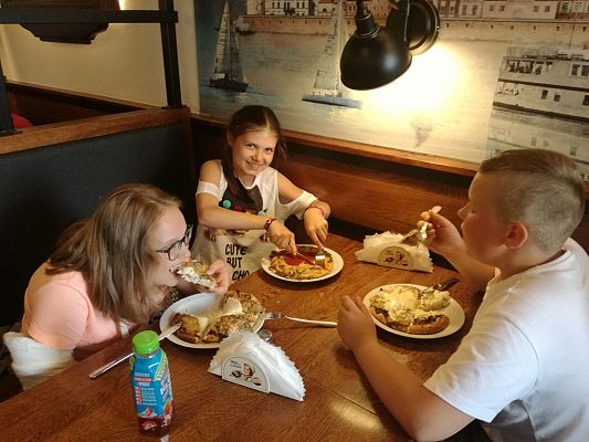 Grafika #44: Nagrodowa wycieczka do Torunia dla uczniów osiągających bardzo dobre wyniki w nauce i zachowaniu.