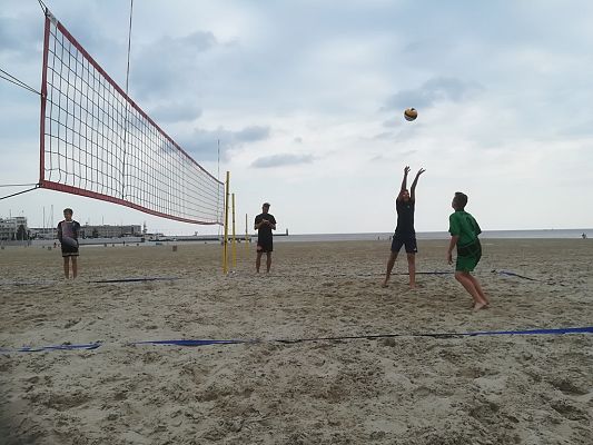 Grafika #6: Uczniowie naszej szkoły zdobyli brązowy medal w siatkówce plażowej !!!!!