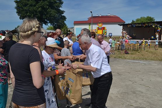 Grafika #0: III PIKNIK SPORTOWO-RODZINNY W ŁEBIENIU