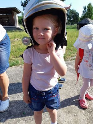 Grafika #2: "Pszczółki" i "Smerfy" obchodzą Międzynarodowy Dzień Dziecka