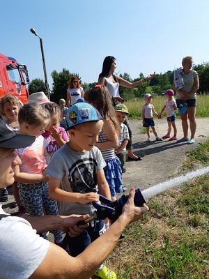 Grafika #11: "Pszczółki" i "Smerfy" obchodzą Międzynarodowy Dzień Dziecka