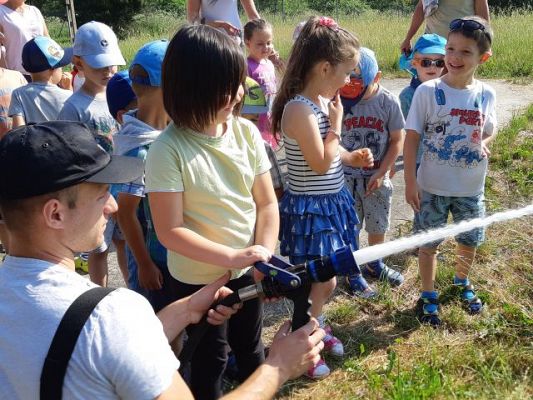 Grafika #16: "Pszczółki" i "Smerfy" obchodzą Międzynarodowy Dzień Dziecka