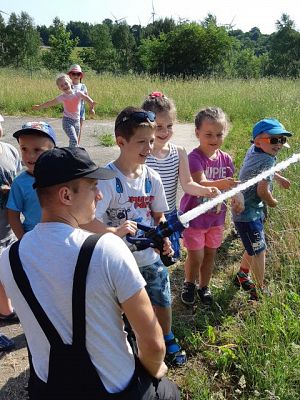 Grafika #20: "Pszczółki" i "Smerfy" obchodzą Międzynarodowy Dzień Dziecka